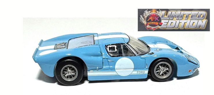 Ford GT40 MKII hellblau