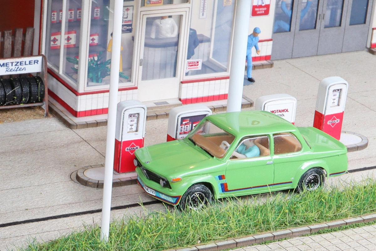 BMW 2002 turbo taiga grün metallic