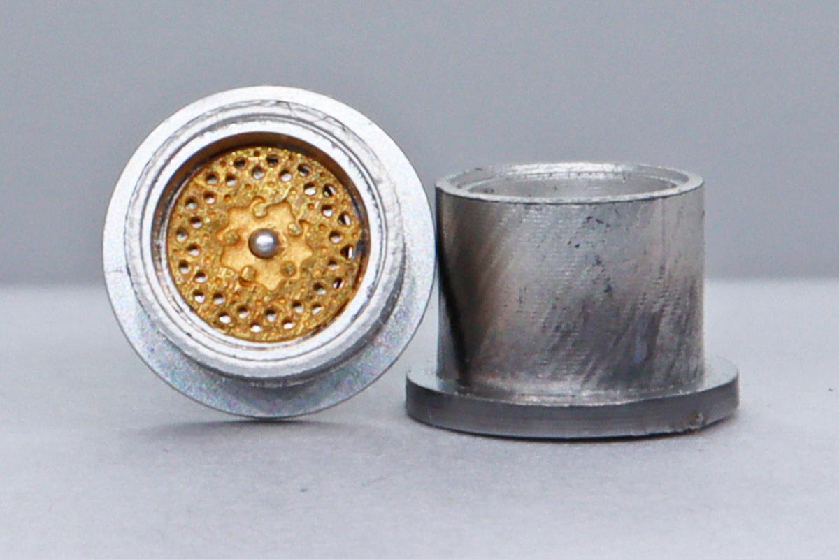 Bbs Rims Insert Set of Insert rims BBS 5 hole gold T-Jet 5,0mm + tire B4RP2 1/64