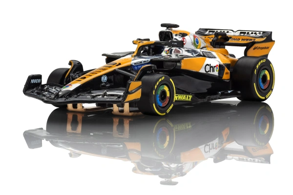 McLaren F1 MCL38 Nr 81 Austin Chrome Edi gallery