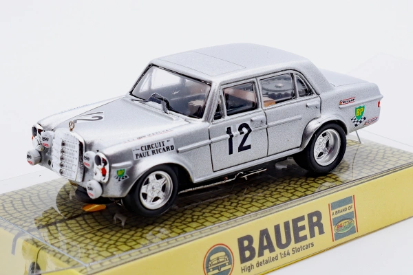 Mercedes-AMG 300SEL silber Paul Ricard gallery