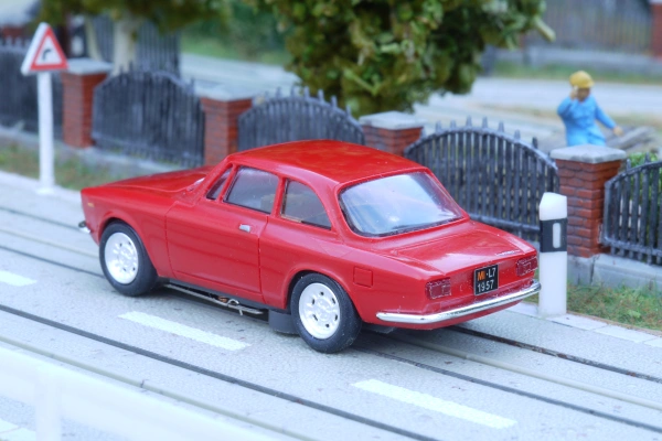 Alfa Romeo 1750 GT Veloce Bertone rot gallery