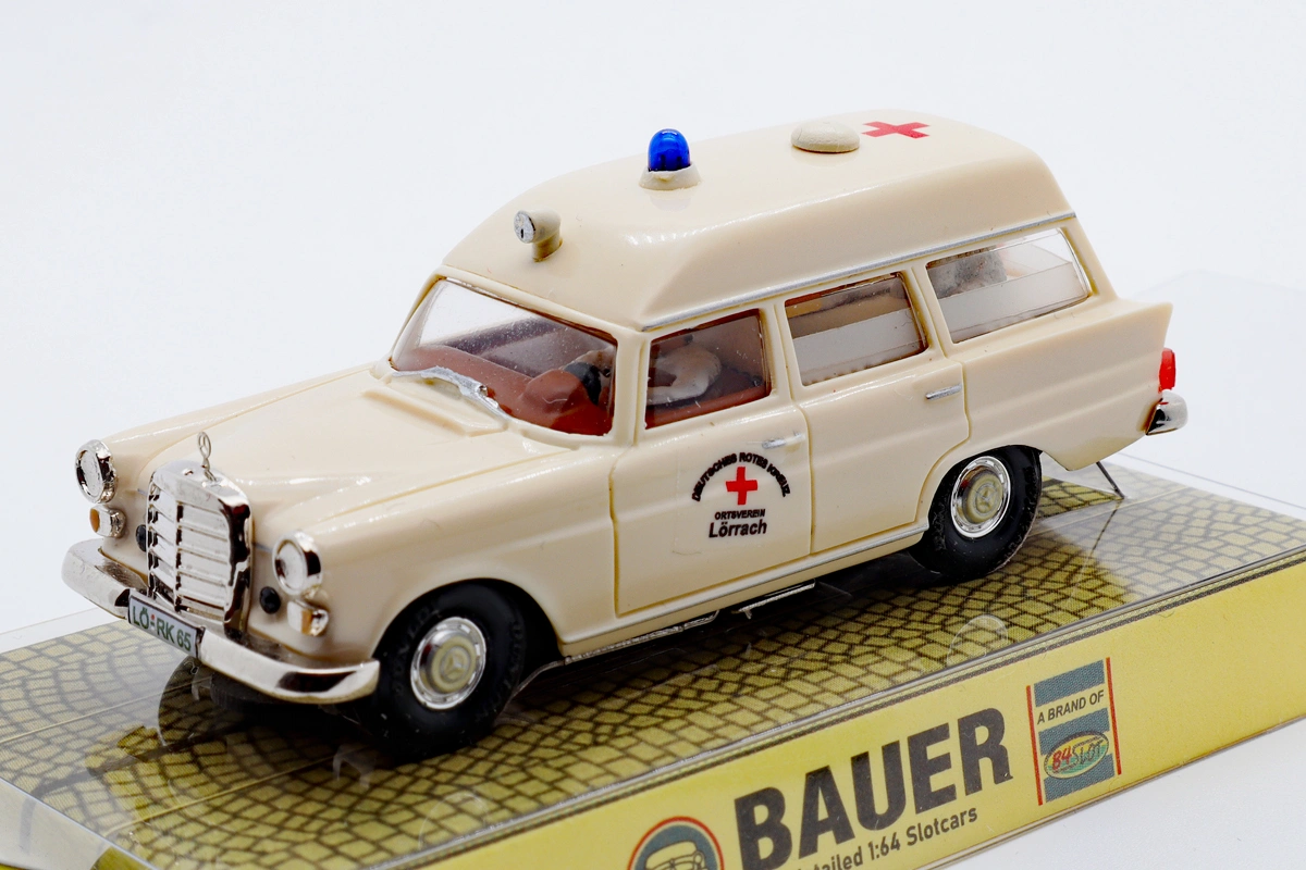 Mercedes Benz 200 Ambulanz elfenbein mit el. Blinklicht