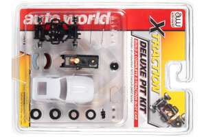 Deluxe Pit Kit X-Traction with1973 Datsun 240Z Body wht
