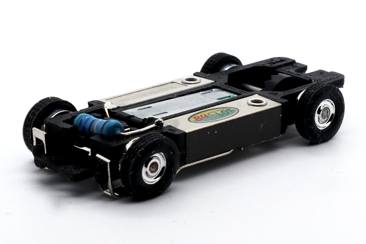 B4Slot UltraLow Chassis UL2-S 1/64 T-Jet kurz verpackt in...