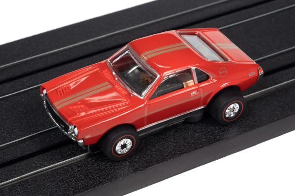 AutoWorld 1969 AMC AMX red/gold 1/64