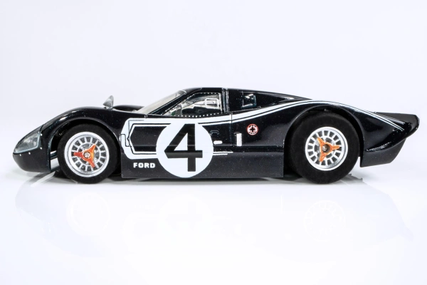 Ford GT40 Mark IV #4 schwarz LeMans gallery