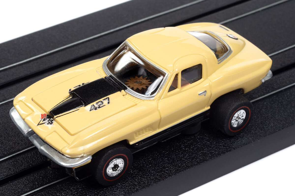 AutoWorld 1967 Chevrolet Corvette Coupe sunfire yellow Thunderjet Ult, 37,90 € AutoWorld 1967 Chevrolet Corvette Coupe sunfire yellow Thunderjet Ult, 37,90 €