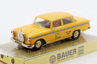Mercedes Benz 230 W110 Taxi NYC gelb