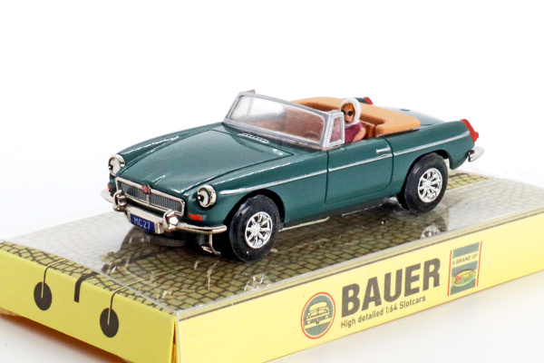 MGB Roadster british racing green mit Grace K