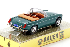 MGB Roadster british racing green mit Grace K