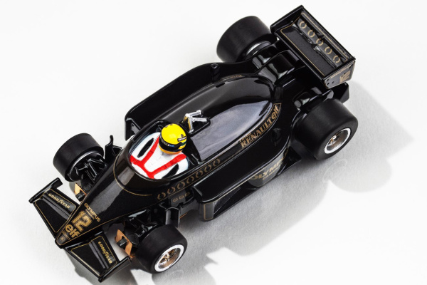 1985 Lotus 97T black and gold 1/64