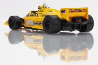 Second 1987 Lotus 99T gelb und blau