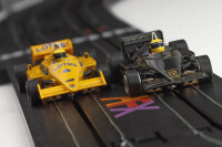 1987 Lotus 99T gelb und blau